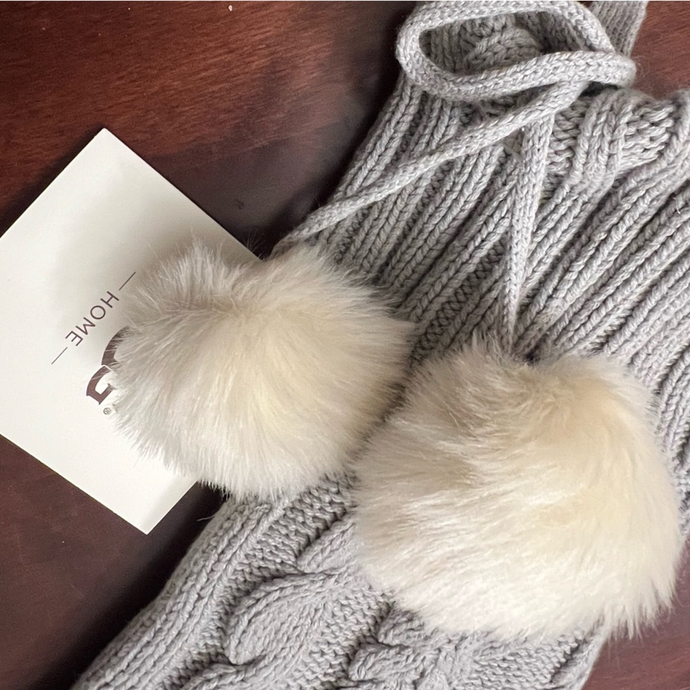 UGG cable knit Christmas stocking in seal gray with cream Pom poms NWT - Picture 2 of 5